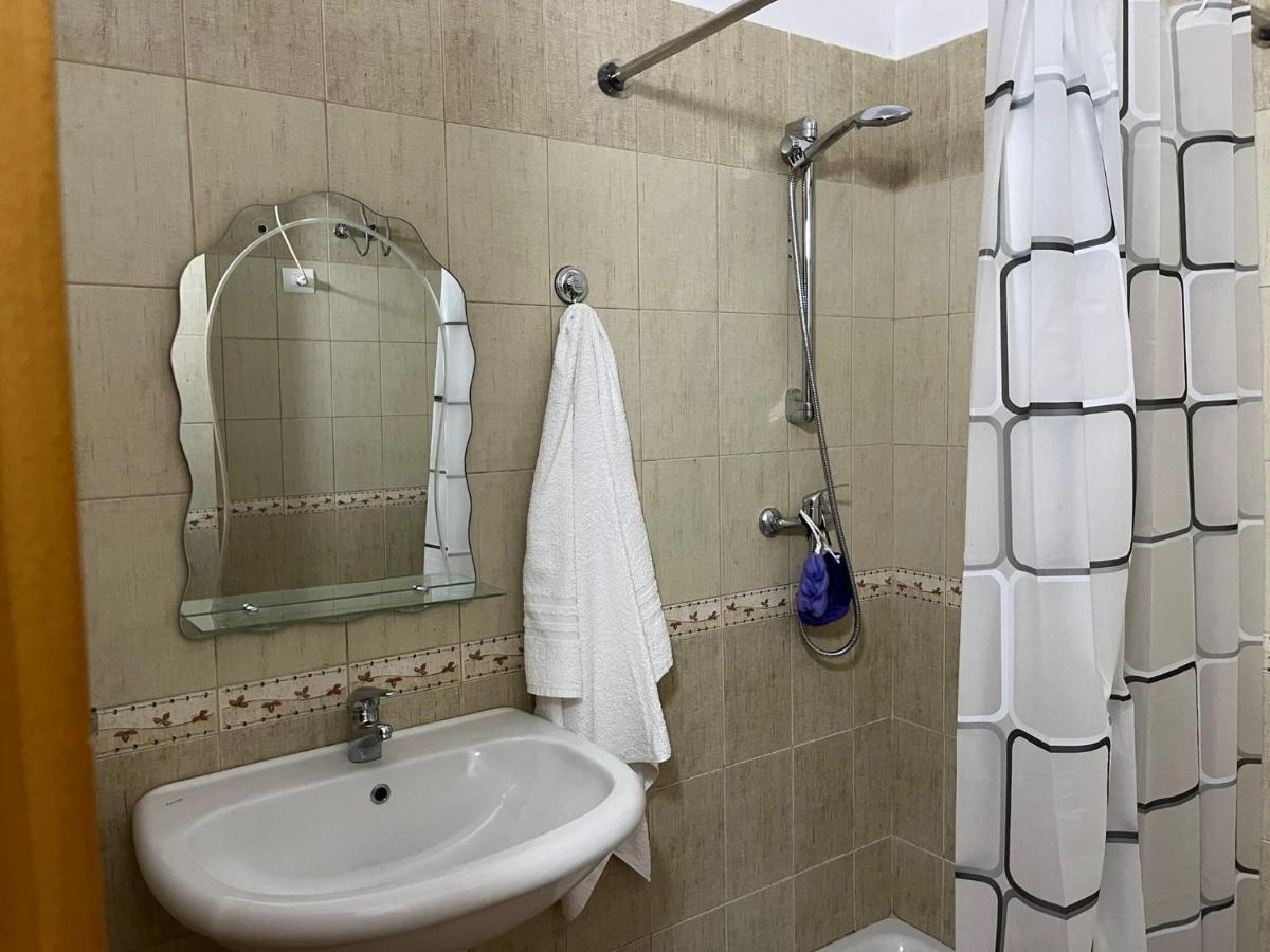 Lungomare Vlore Con Garage Privato 2 Apartment Ngoại thất bức ảnh